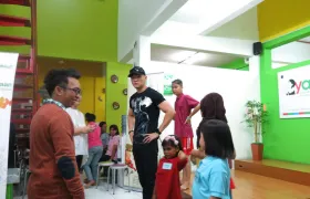 foto Deddy Corbuzier host ‘Hitam Putih’ syuting di rumah anyo 15 dc_17