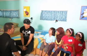 foto Deddy Corbuzier host ‘Hitam Putih’ syuting di rumah anyo 16 dc_18