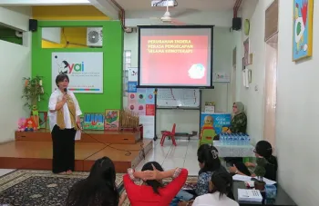 Edukasi rutin di rumah anyo