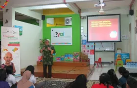 foto Edukasi rutin di ‘rumah anyo’ 3 edukasi_dr_angky_3