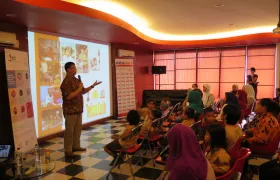 foto edukasi kanker anak di Alfamart Poltangan 13 edukasialfamart_14