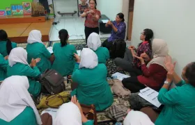 foto Keterampilan Komunikasi dalam Keperawatan Anak dengan Kanker 16 foto_edukasi_yuli17