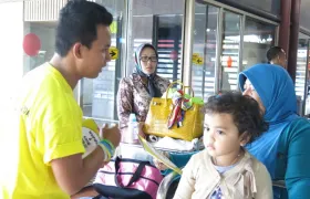 foto YAI menyambut Hari Kanker Anak Sedunia 2014 di Bandara Internasional Soekarno-Hatta 20 hari_kanker_23_resize
