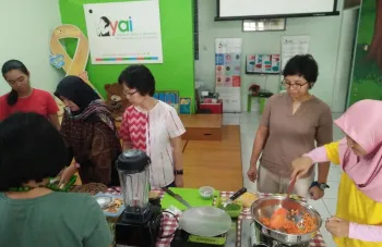 Mengolah makanan sehat di rumah anyo