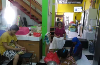 Masak bersama di rumah anyo