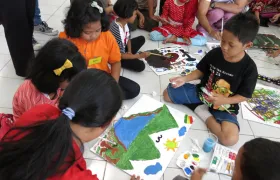 foto 4 kelompok pelukis yang semuanya anak-anak dengan kanker yang diundang Pak Benny Junito Ketua SABA (Sahabat Bangsal Anak) 5 menteng_4