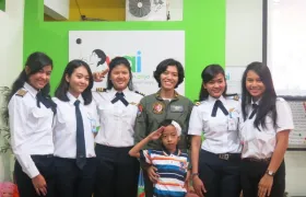 foto Buka puasa bersama dengan calon Pilot perempuan 5 penerbangan_5_resize