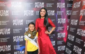 foto Tampil ‘Live’di HitamPutih Trans7 7 putri_indonesia_17