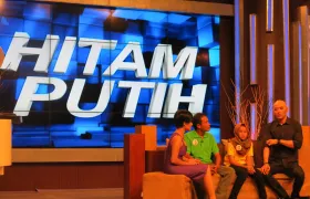 foto Tampil ‘Live’di HitamPutih Trans7 12 putri_indonesia_5