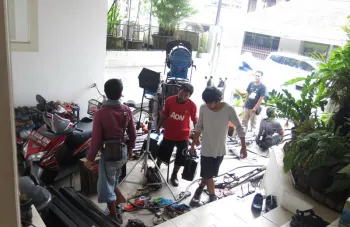 Syuting Film di rumah anyo