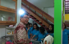 foto Baksos Mahasiswa/i Kedokteran Trisakti di rumah anyo 6 trisakti_6